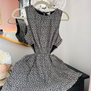 Black and White Floral Sleeveless American Eagle Romper